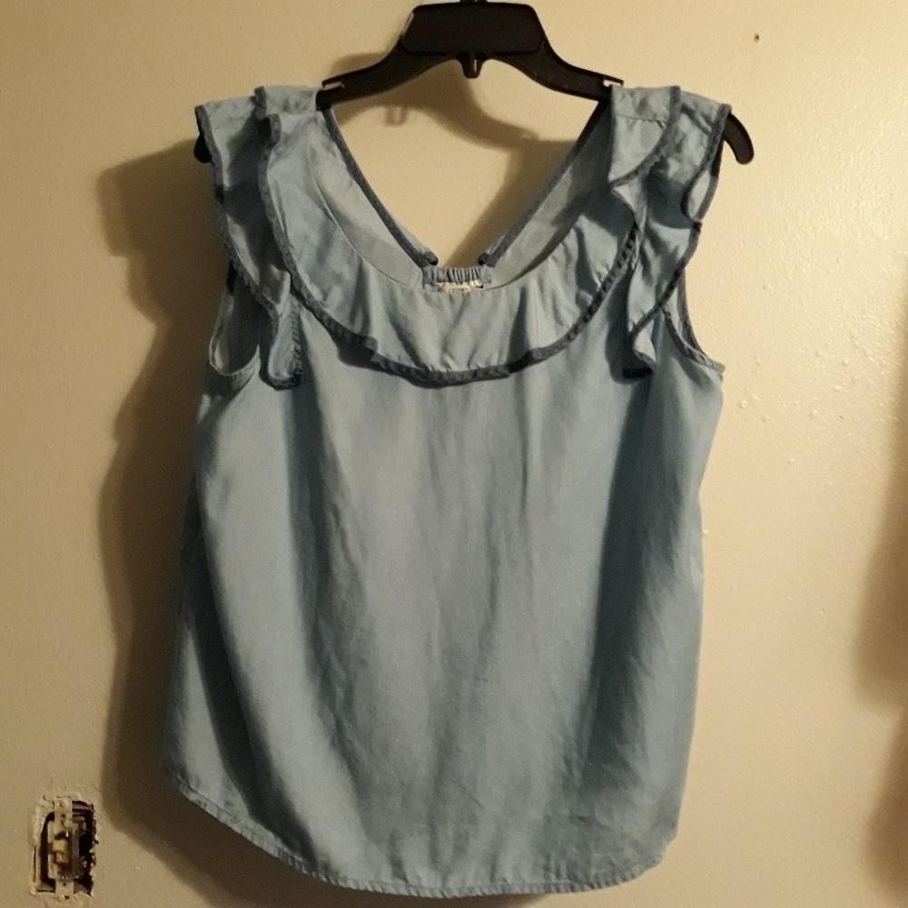 Crown & Ivy  Ruffled Chambray Tank EUC